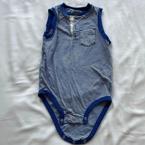 Carters  Onesie - Picture 2 of 8